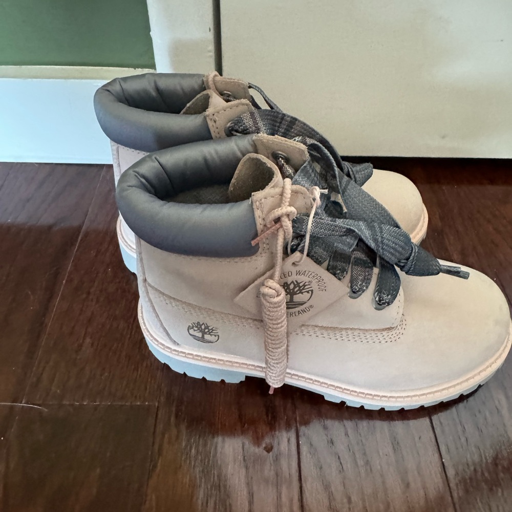 LITTLE KID'S TIMBERLAND PREMIUM WATERPROOF BOOT LIGHT PINK NUBUCK Size 2